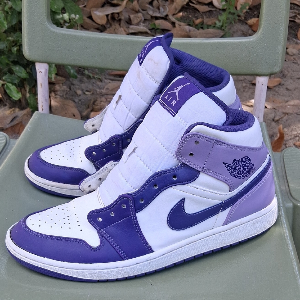 Nike White & Purple Mid-Top Basketball Sneakers